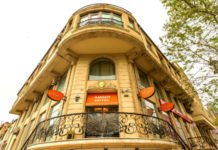 Bakıda qızlar ərəbləri içirərək soyublar