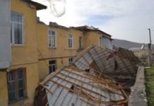 Güclü külək Daşkəsənin altını üstünə çevirib