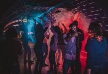 50 dollar, 3 bakal pivə, bir qızılgül və şüt tamam… – Bakının gecə həyatı